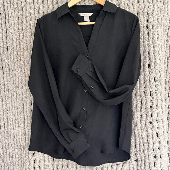 H&M Tops - H&M Black V-Neck Button-Up Blouse Size 10